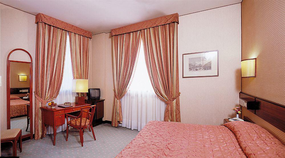 ホテル ル ブルバード ヴェネツィア・リド島 エクステリア 写真